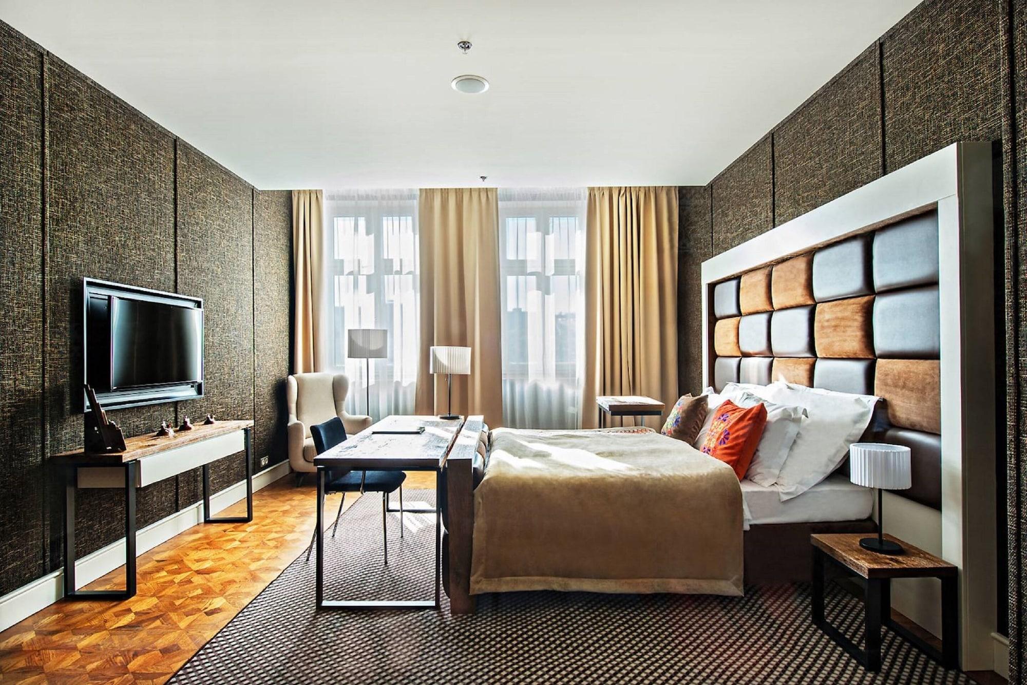 Hotel Bristol Tradition And Luxury Жешов Екстериор снимка A room at the hotel