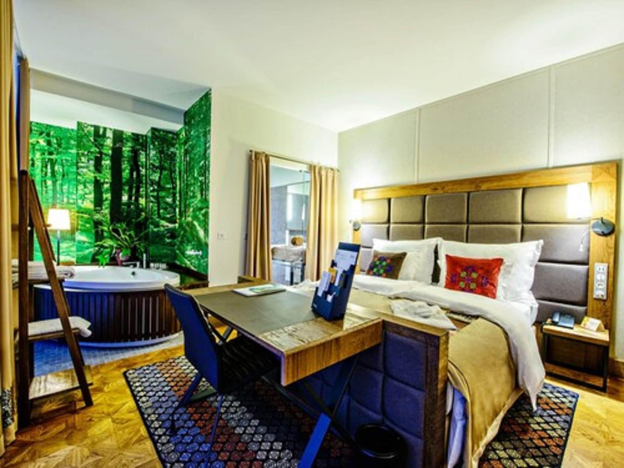 Hotel Bristol Tradition And Luxury Жешов Екстериор снимка Deluxe Room