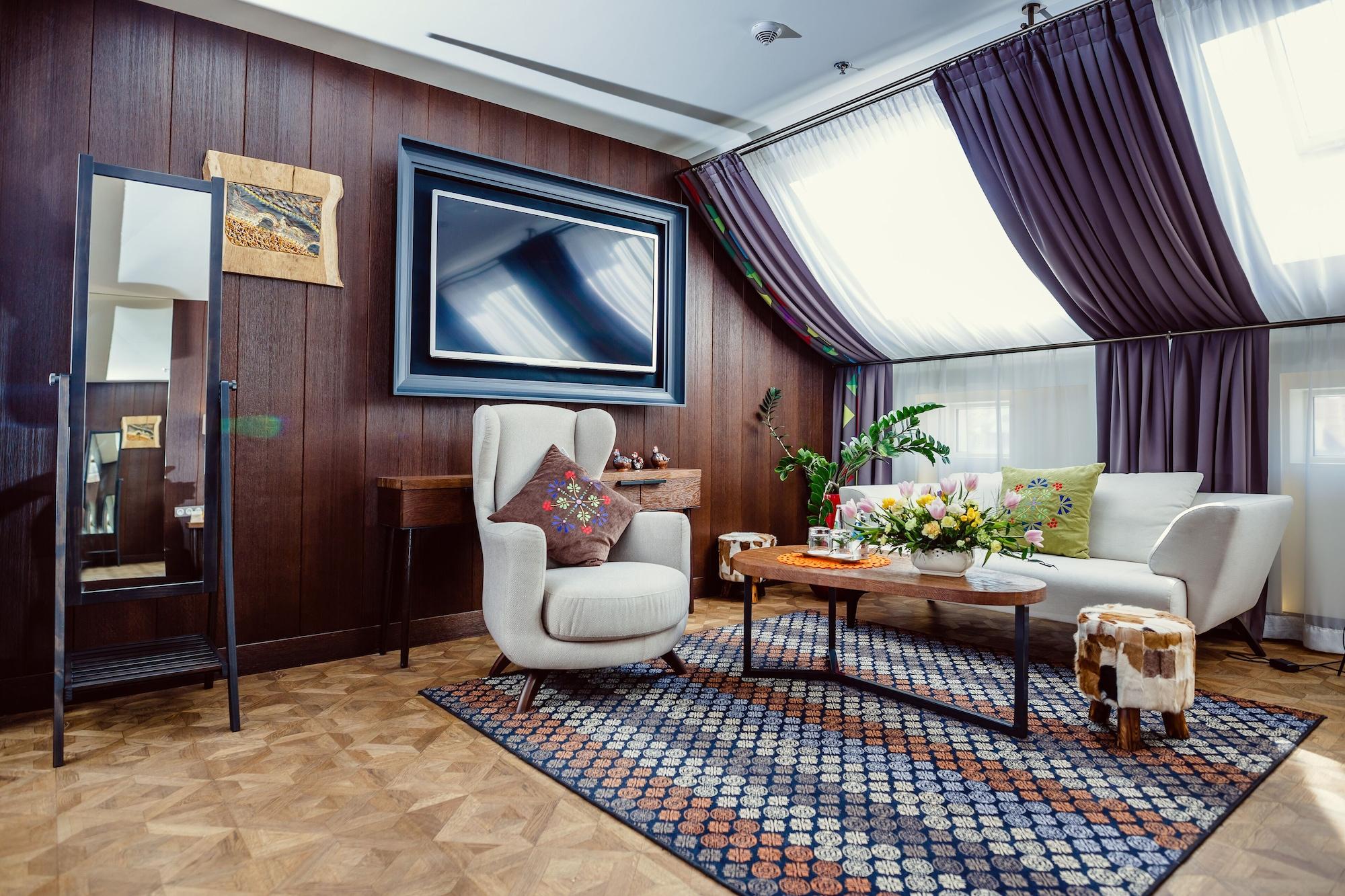 Hotel Bristol Tradition And Luxury Жешов Екстериор снимка A living room