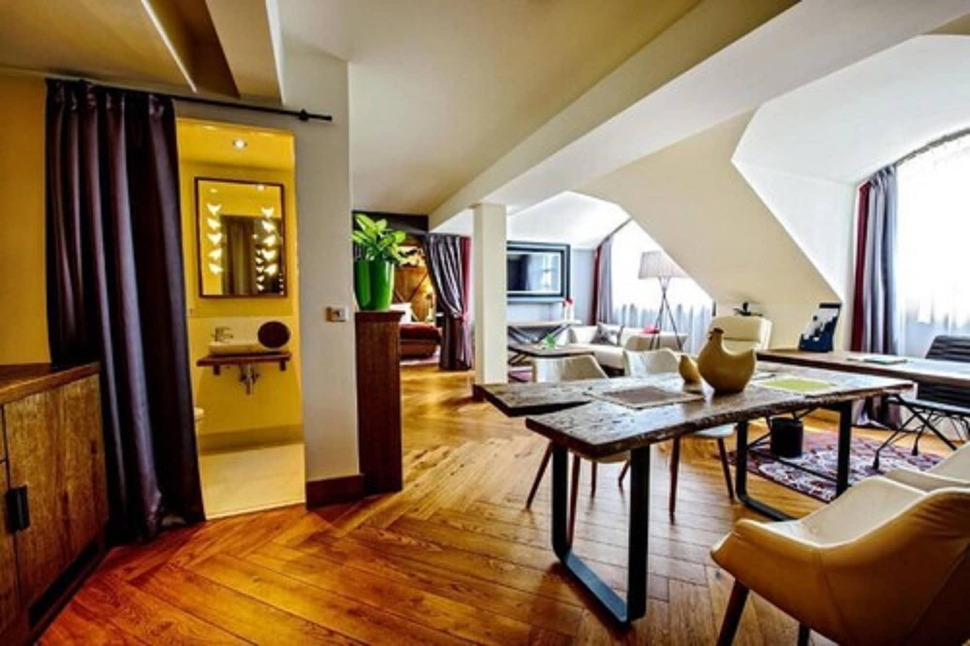 Hotel Bristol Tradition And Luxury Жешов Екстериор снимка Suite
