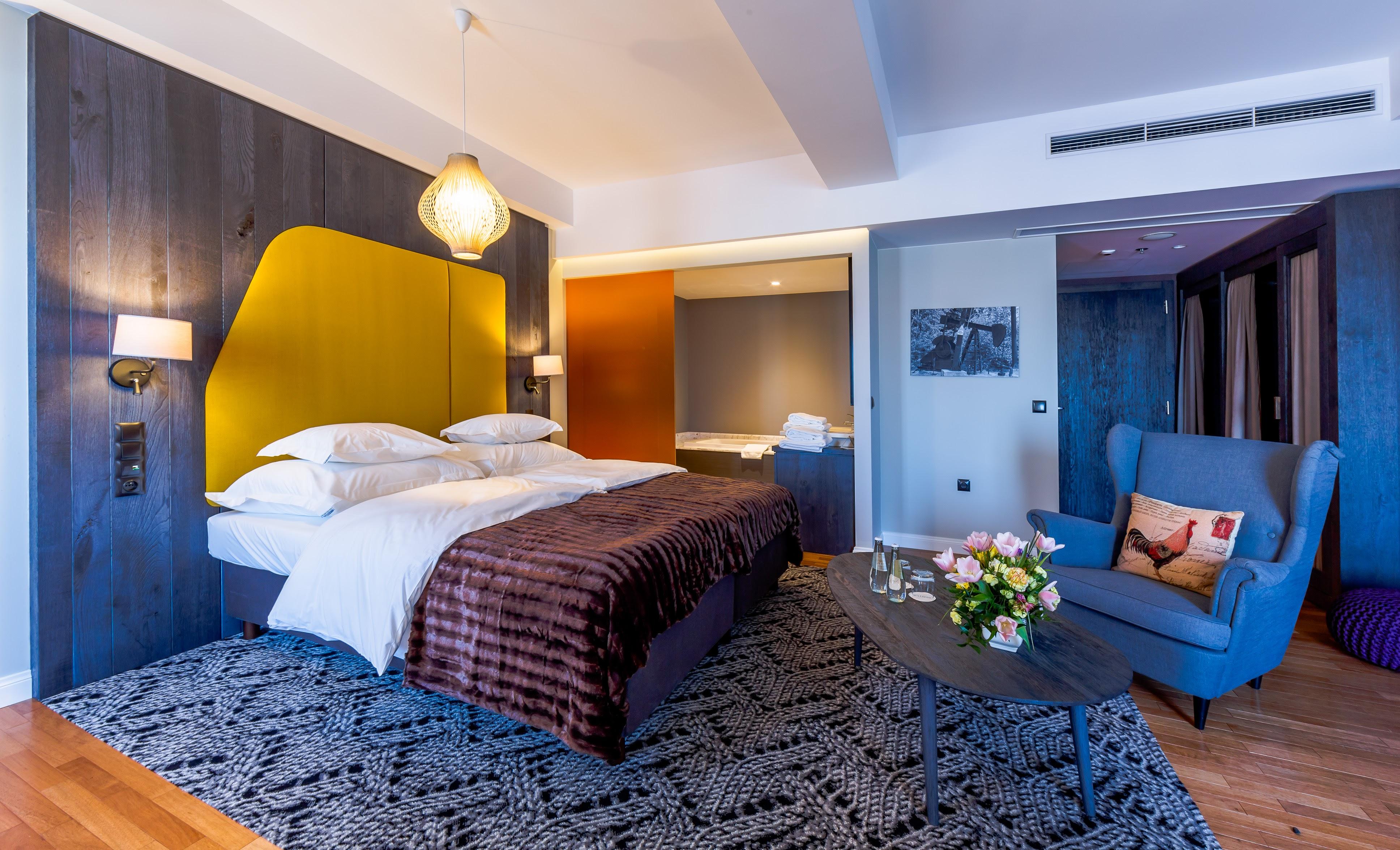 Hotel Bristol Tradition And Luxury Жешов Екстериор снимка Suite