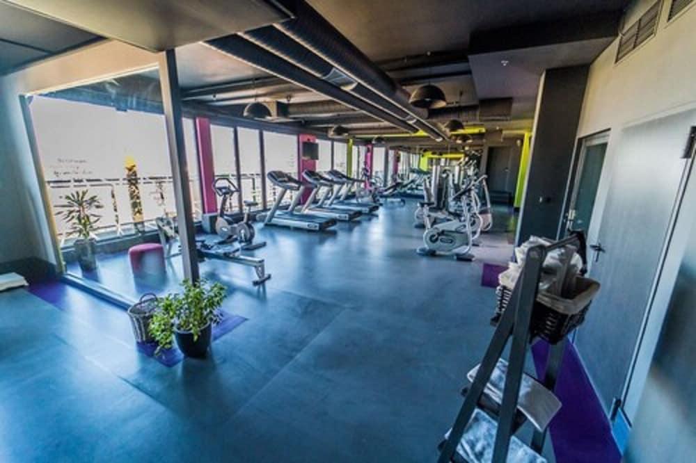 Hotel Bristol Tradition And Luxury Жешов Екстериор снимка The gym at the University of Roehampton