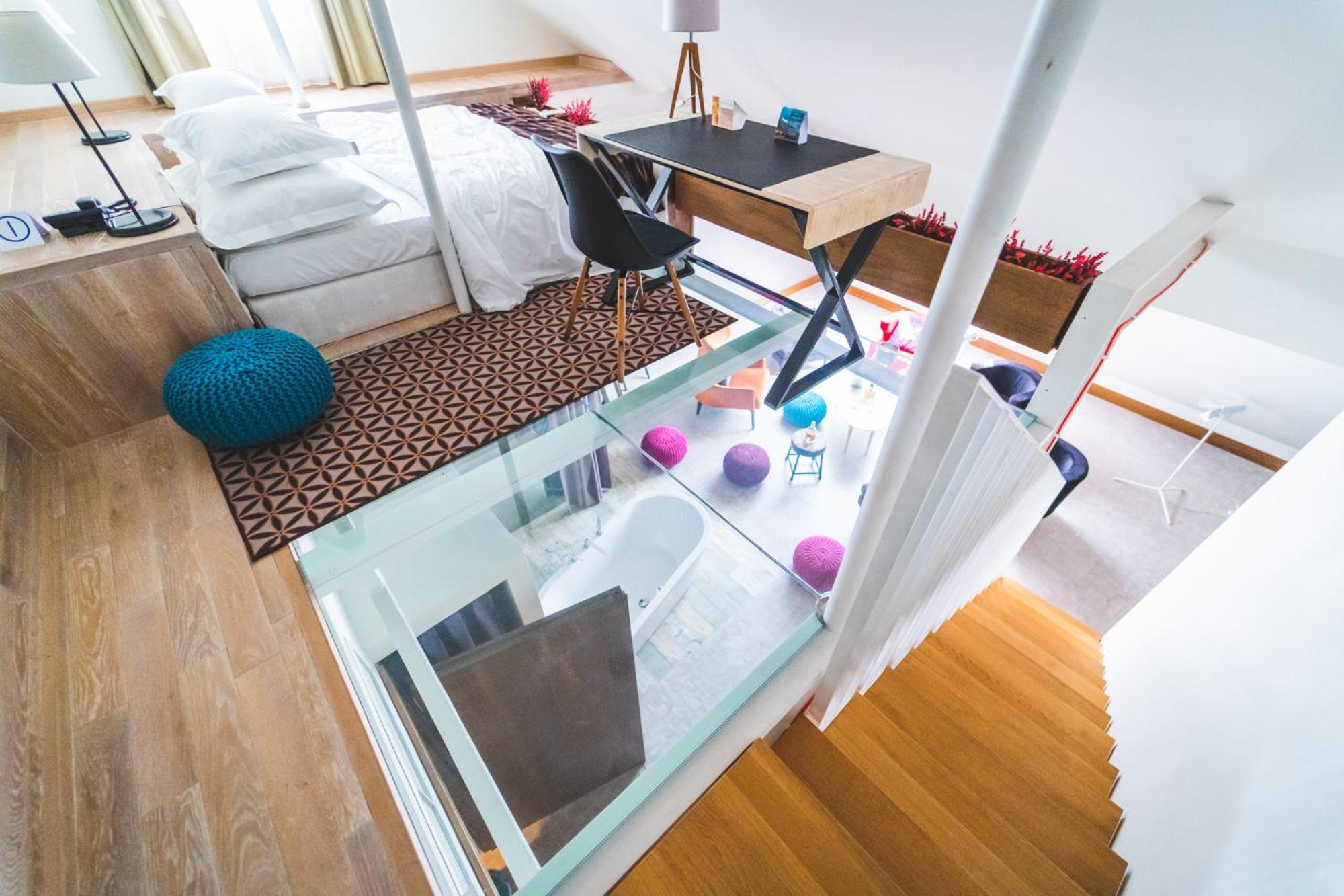 Hotel Bristol Tradition And Luxury Жешов Екстериор снимка A glass floor in a home
