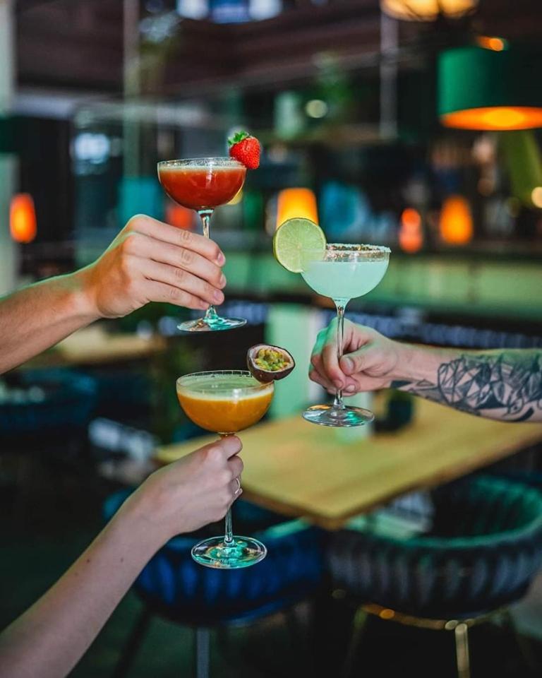 Hotel Bristol Tradition And Luxury Жешов Екстериор снимка Cocktails