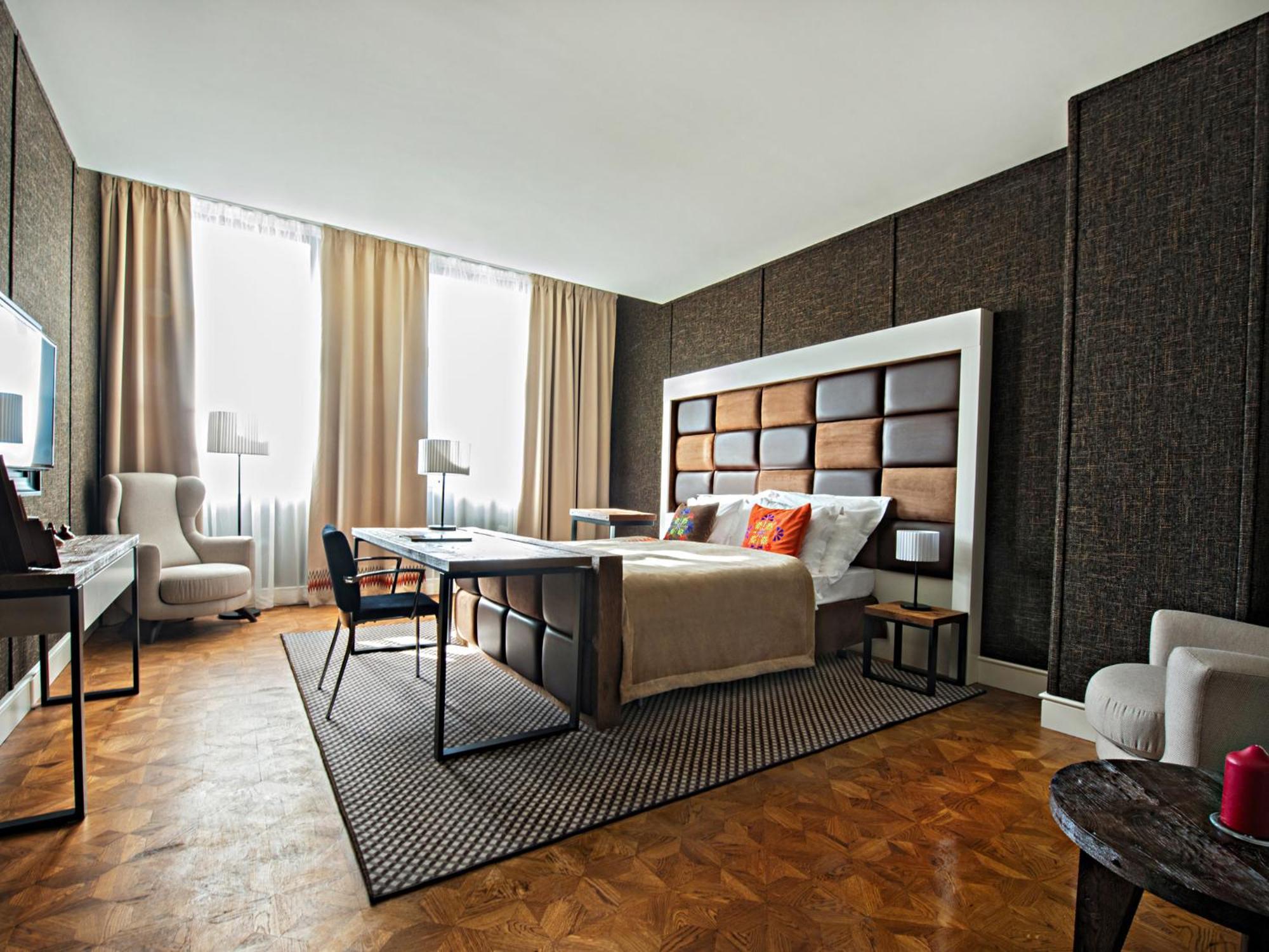 Hotel Bristol Tradition And Luxury Жешов Екстериор снимка A room at the Mandarin Oriental, Munich